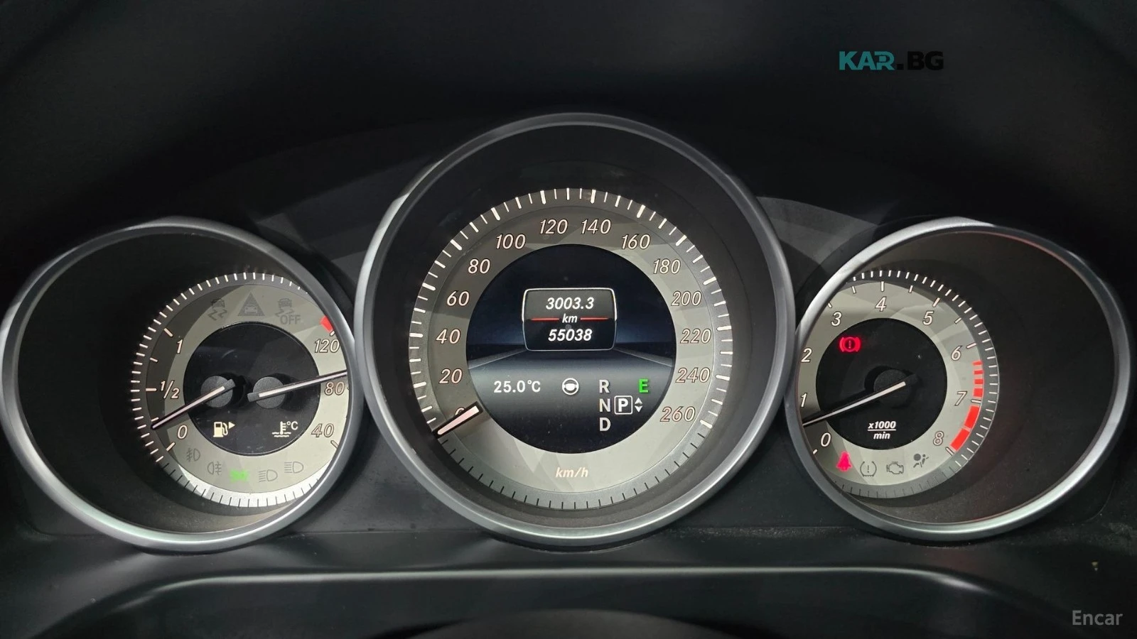 Mercedes-Benz E 400 4MATIC* 360* КОЖА* ОБДУХВ* НАВИ* ПАНО, снимка 6 - Автомобили и джипове - 56202568