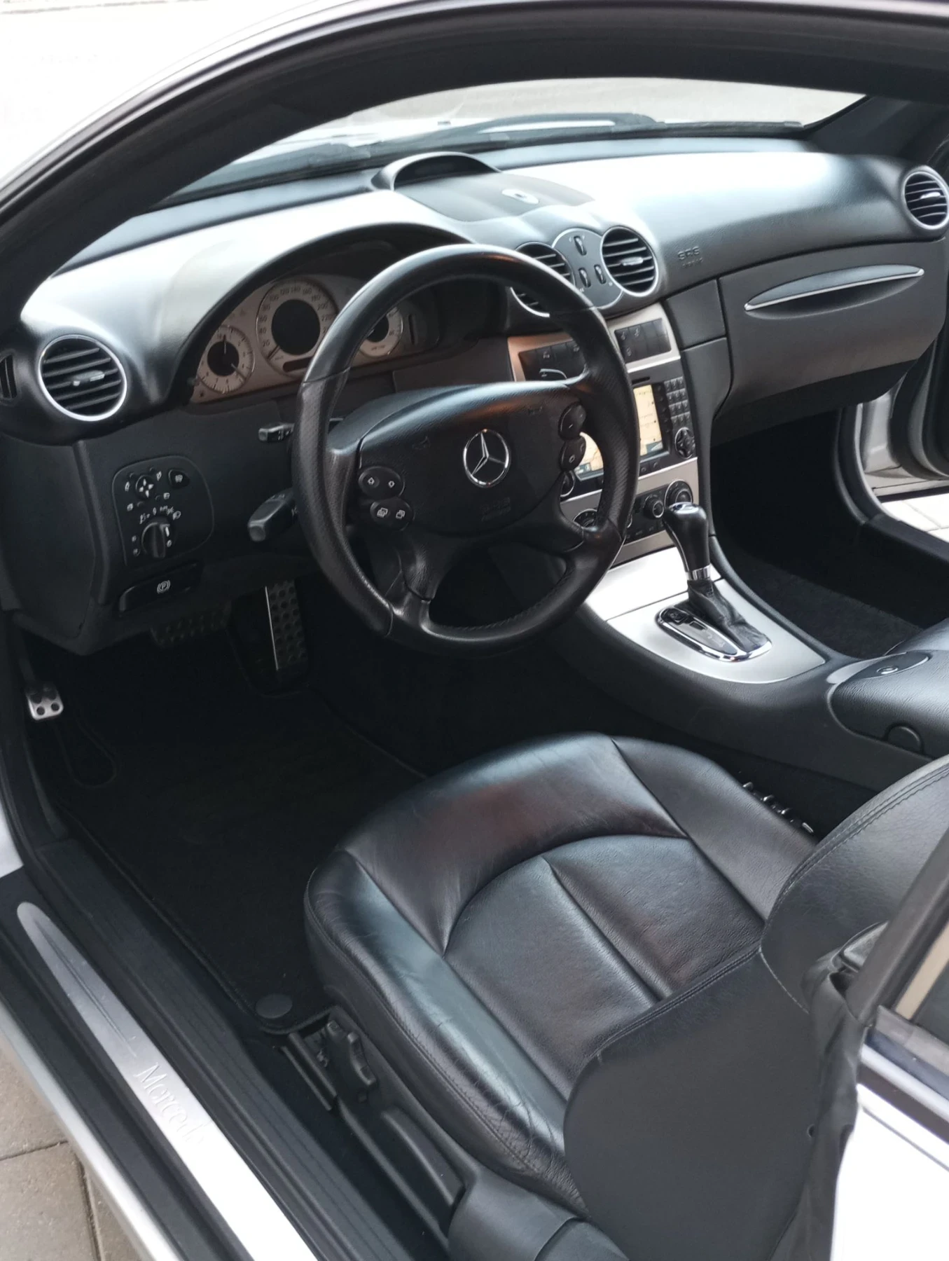 Mercedes-Benz CLK 320 CDI V6-7G TRONIC-FACE-AMG-NAVI-XENON, снимка 8 - Автомобили и джипове - 56248547