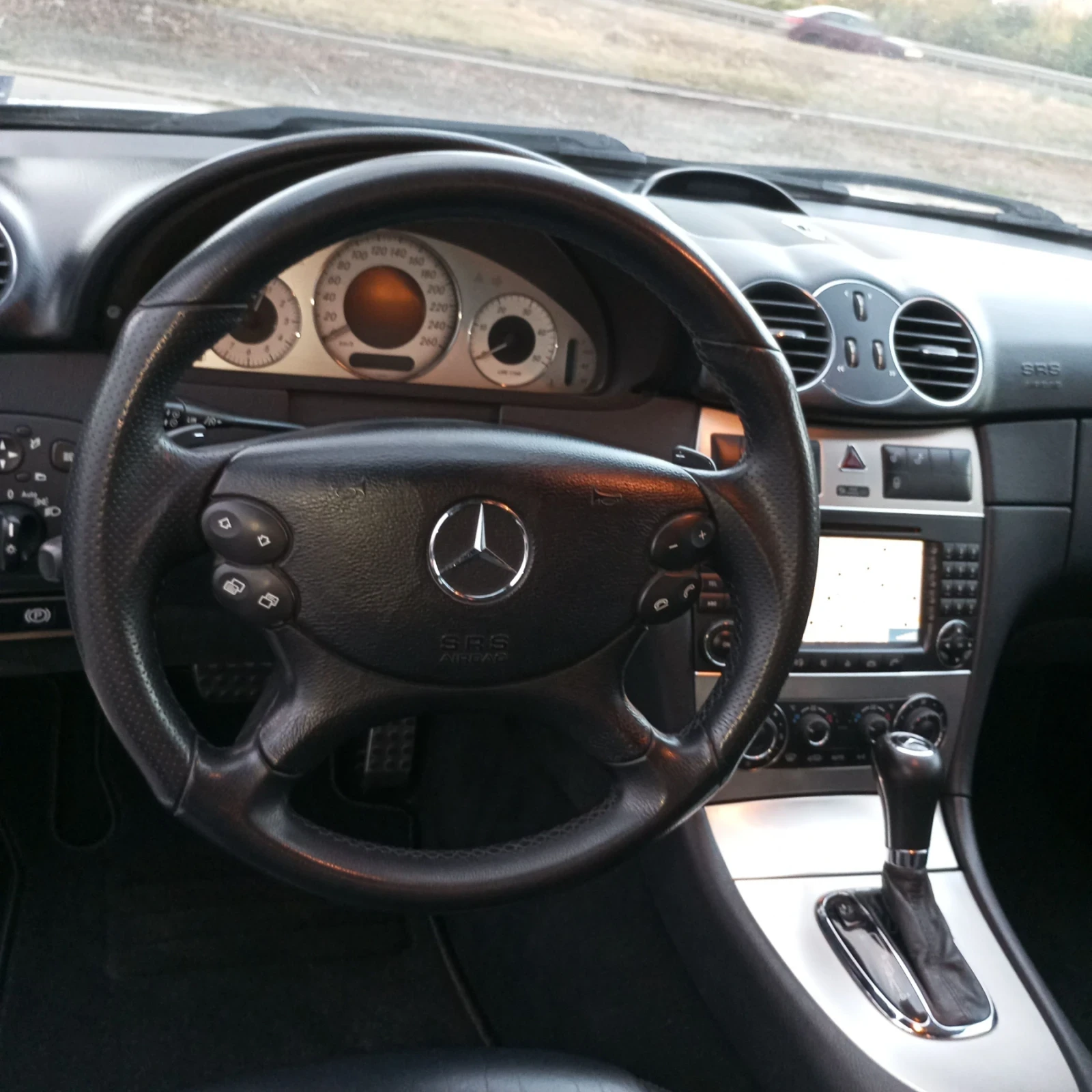 Mercedes-Benz CLK 320 CDI V6-7G TRONIC-FACE-AMG-NAVI-XENON, снимка 12 - Автомобили и джипове - 56248547
