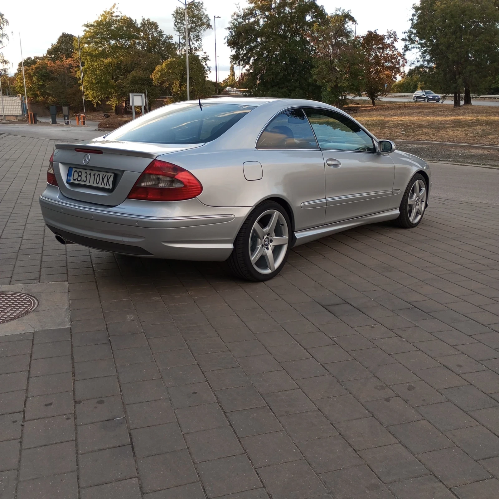 Mercedes-Benz CLK 320 CDI V6-7G TRONIC-FACE-AMG-NAVI-XENON, снимка 4 - Автомобили и джипове - 56248547