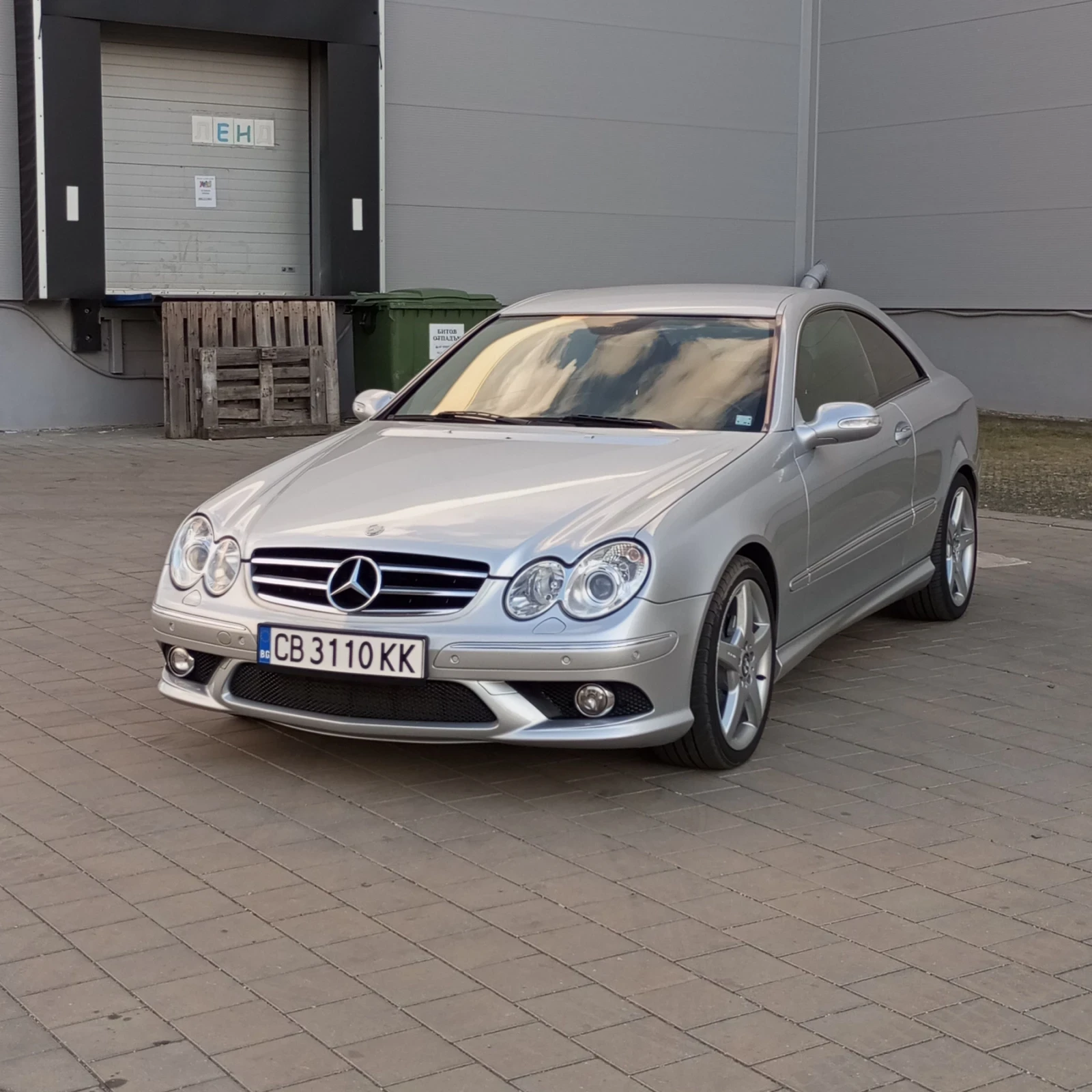 Mercedes-Benz CLK 320 CDI V6-7G TRONIC-FACE-AMG-NAVI-XENON