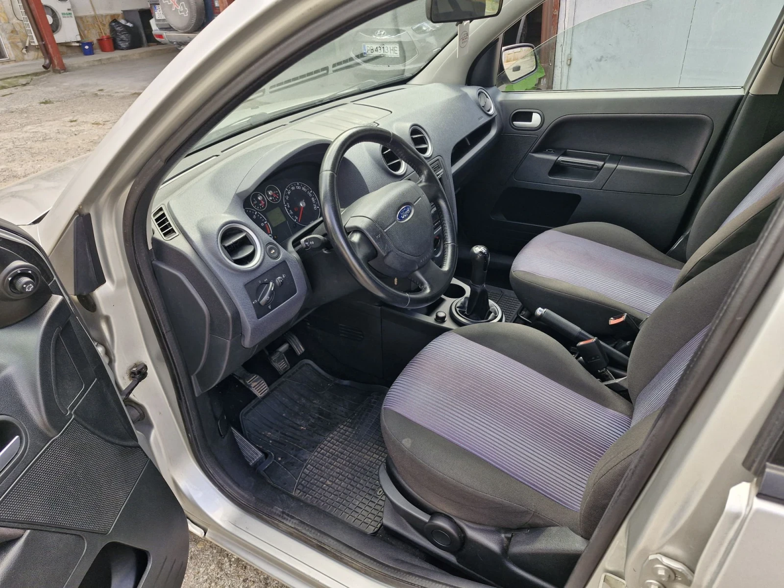 Ford Fusion 1.6 бензин 101 к.с. климатик , снимка 15 - Автомобили и джипове - 56298413