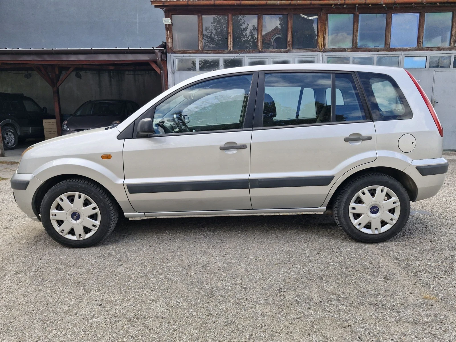 Ford Fusion 1.6 бензин 101 к.с. климатик , снимка 5 - Автомобили и джипове - 56298413
