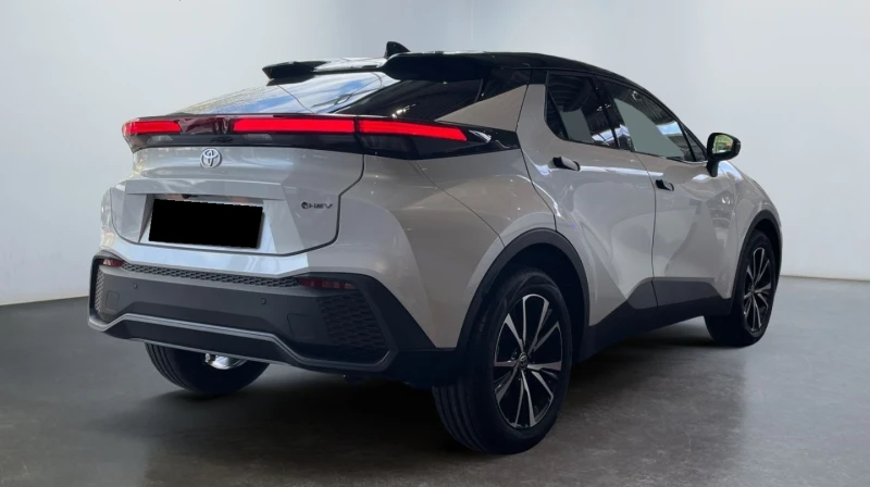 Toyota C-HR * 2.0* HYBRID* TEAM D* DISTR* LED* NAVI* CARPLAY* , снимка 2 - Автомобили и джипове - 50735056