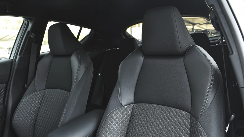 Toyota C-HR 2.0 Hybrid Club Automatic, снимка 10 - Автомобили и джипове - 51272991