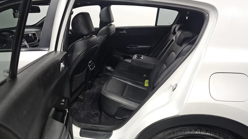 Kia Sportage 2.0 2WD NOBLESSE , снимка 10 - Автомобили и джипове - 52463561