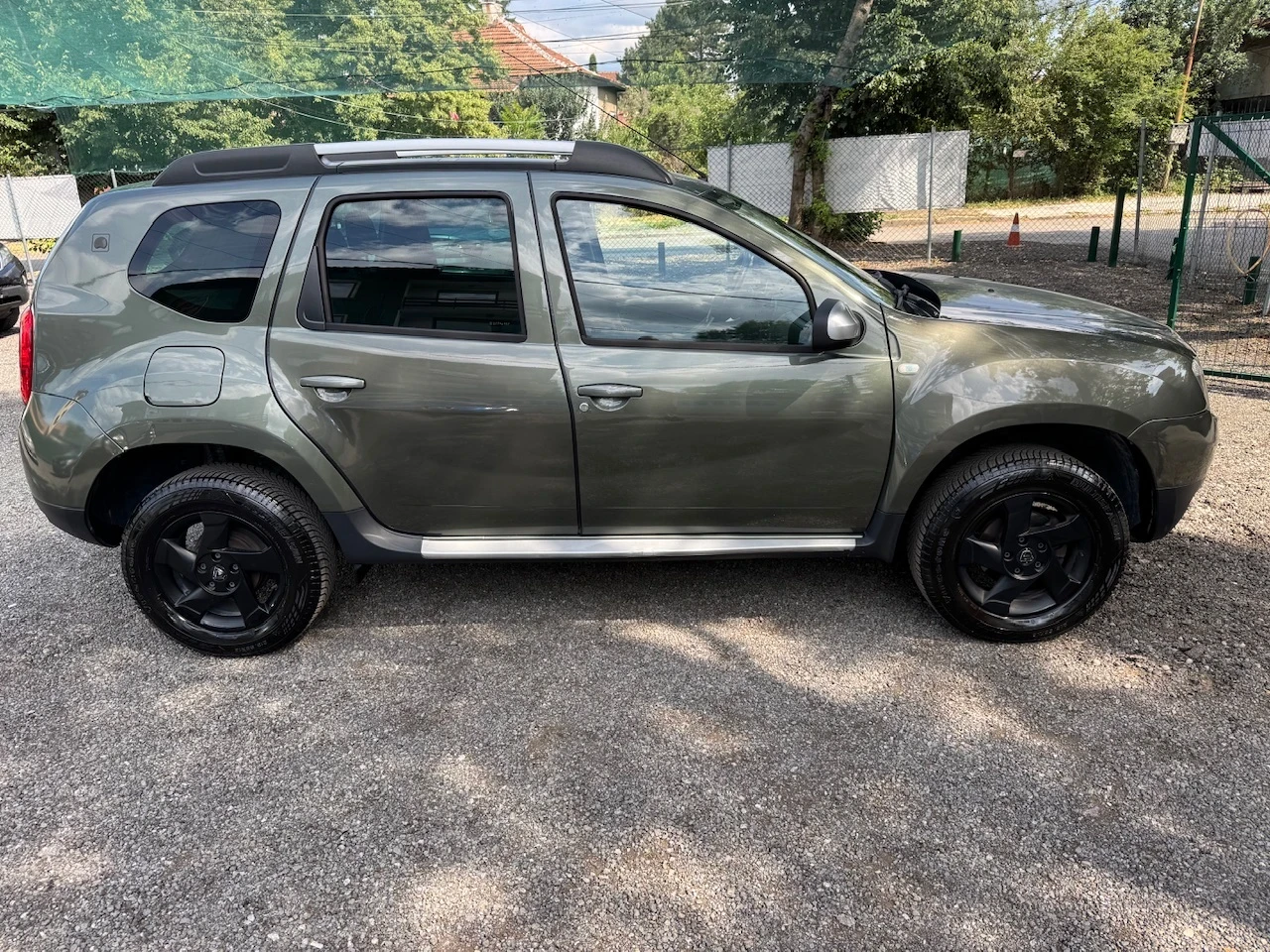 Dacia Duster 1.6i 105кс/ГАЗОВ ИНЖЕКЦ./ОБСЛ./НОВИ ГУМИ - изображение 4