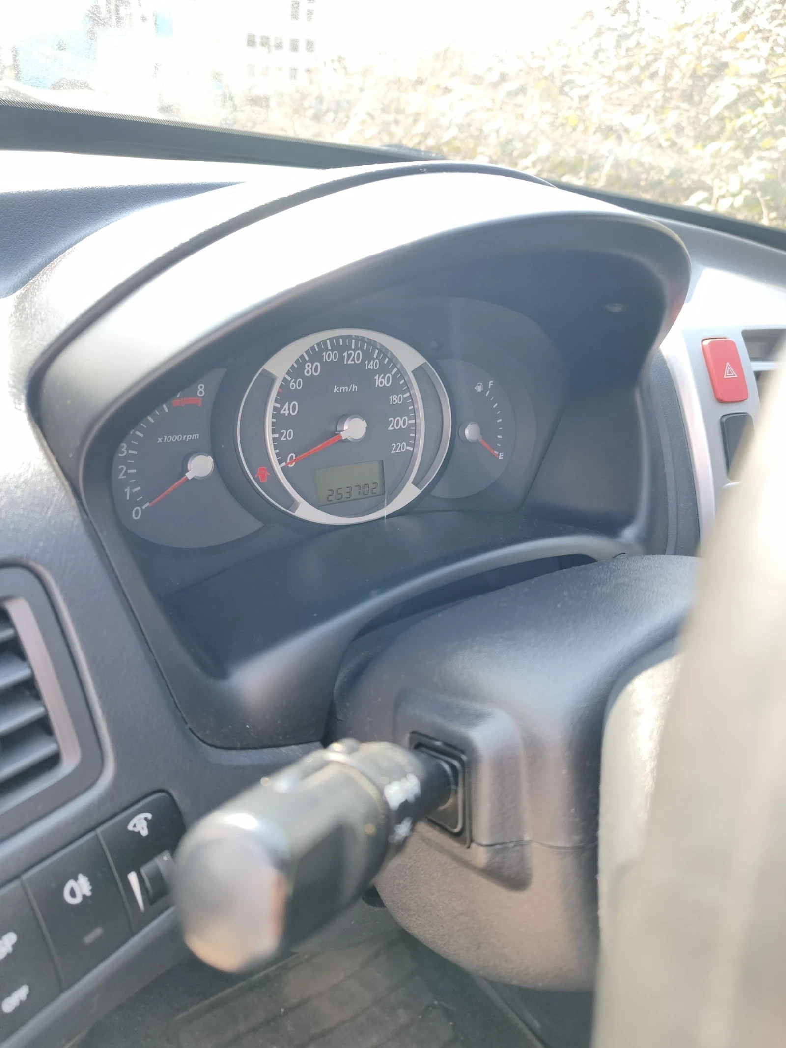 Hyundai Tucson 2.0 140кс, снимка 9 - Автомобили и джипове - 53859031