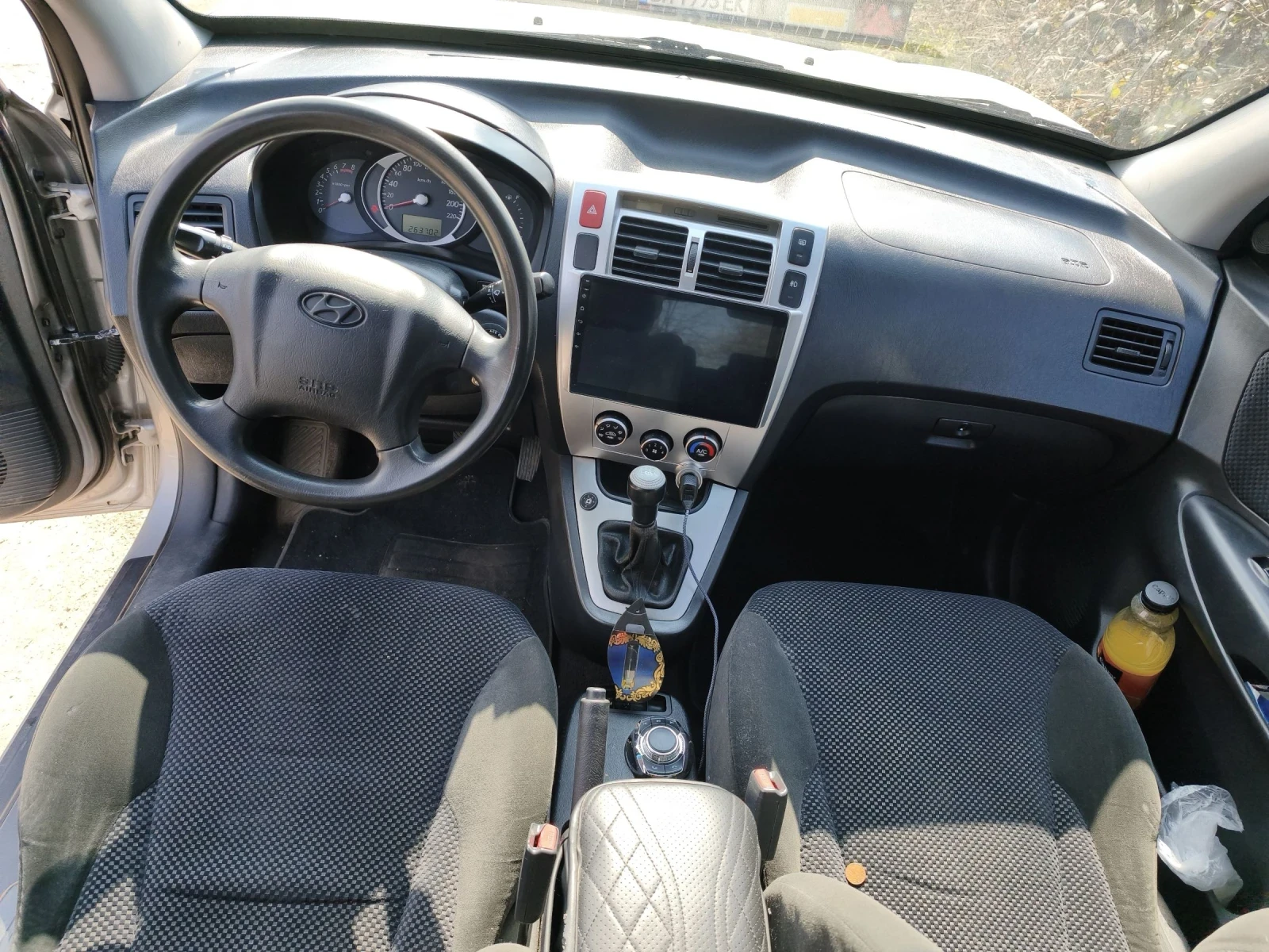 Hyundai Tucson 2.0 140кс, снимка 4 - Автомобили и джипове - 53859031