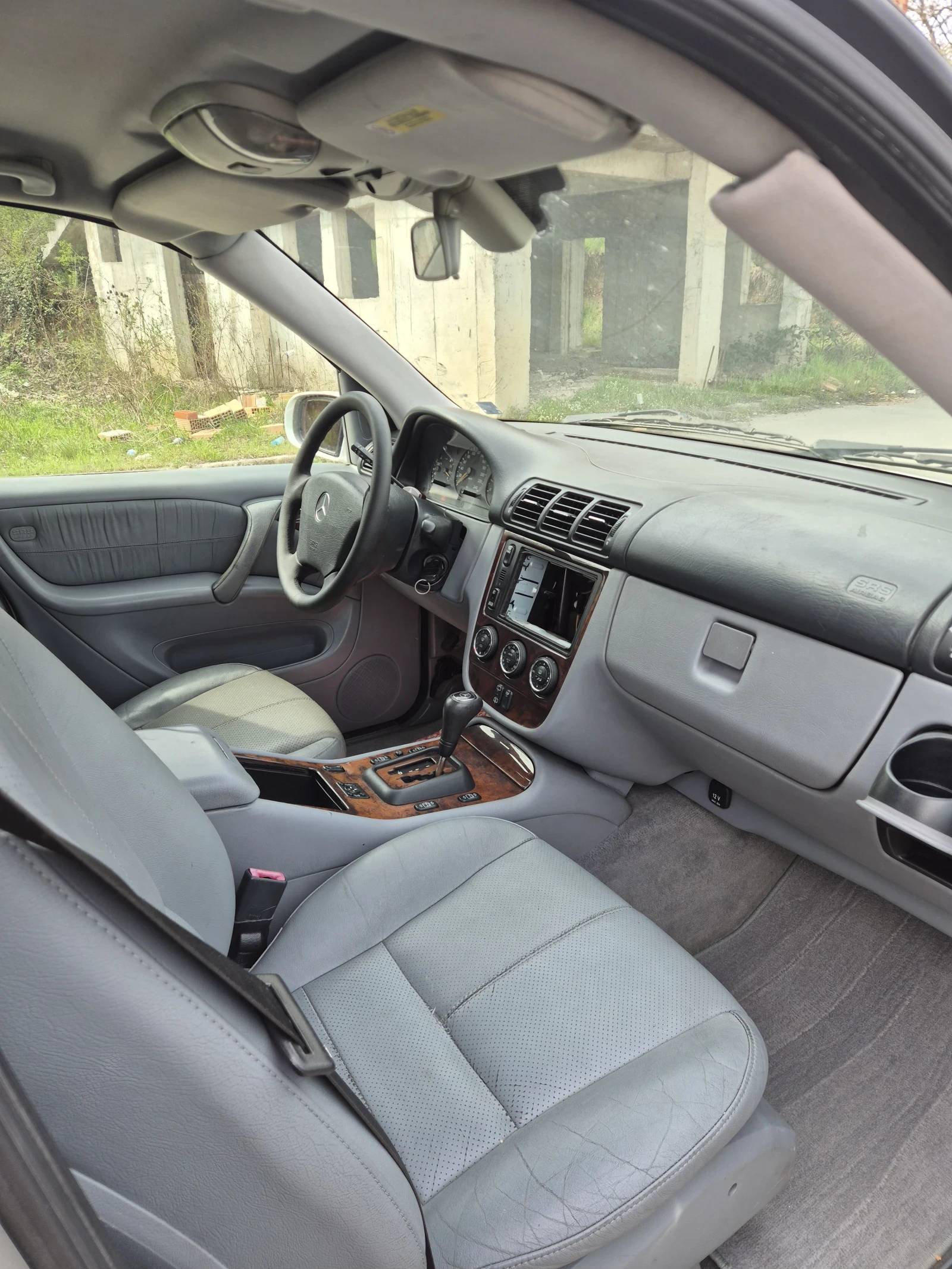 Mercedes-Benz ML 270, снимка 9 - Автомобили и джипове - 54223759