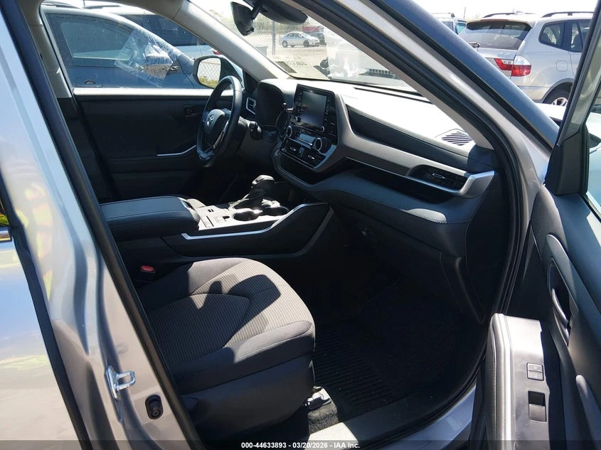 Toyota Highlander 3.5l Le, снимка 5 - Автомобили и джипове - 54315455