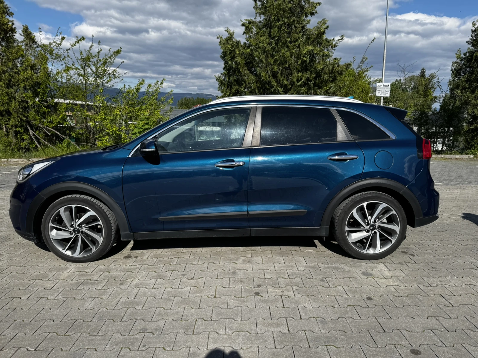 Kia Niro 1.6 Hybrid, снимка 8 - Автомобили и джипове - 54413677