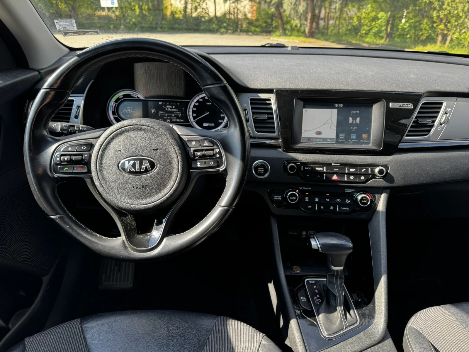 Kia Niro 1.6 Hybrid, снимка 12 - Автомобили и джипове - 54413677