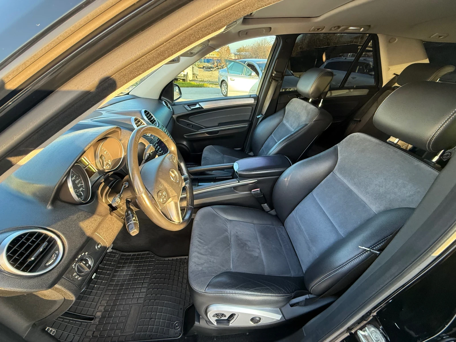 Mercedes-Benz ML 320, снимка 8 - Автомобили и джипове - 54638255