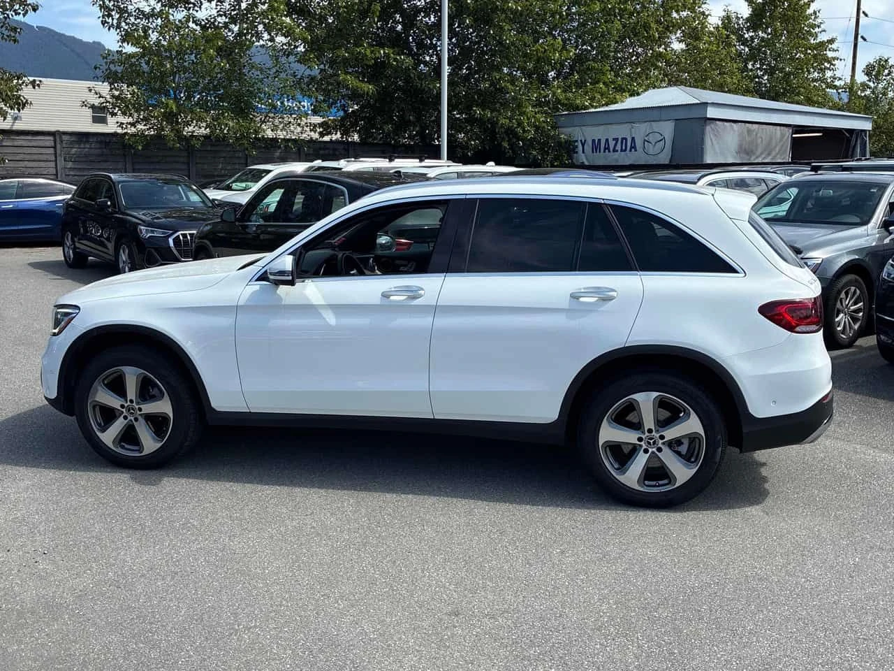 Mercedes-Benz GLC 300 /360/DISTRONIC/АВТОКРЕДИТ, снимка 11 - Автомобили и джипове - 54666780