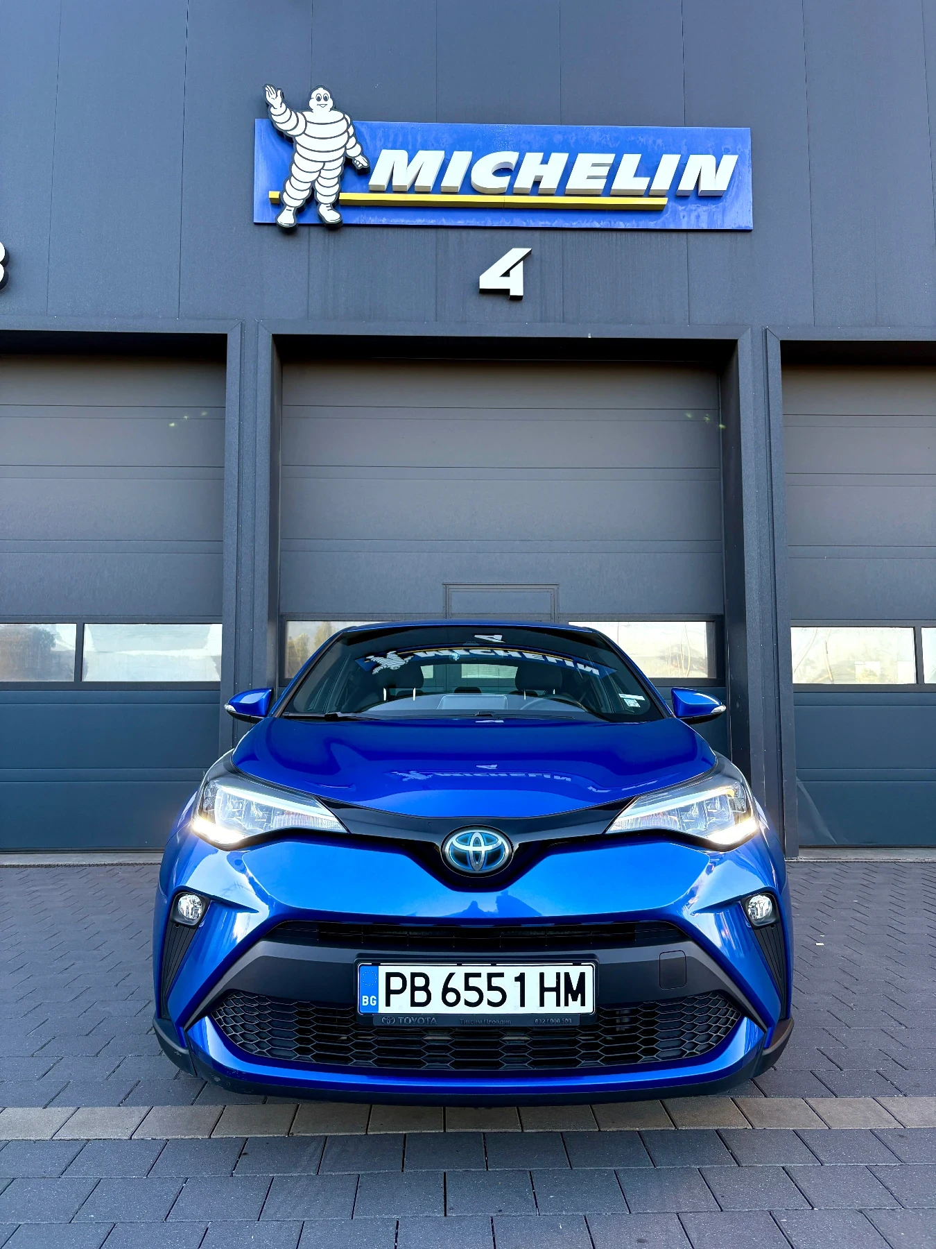 Toyota C-HR Comfort, 1, 8 hibrid, 21к. км, като нова, , снимка 2 - Автомобили и джипове - 54839247