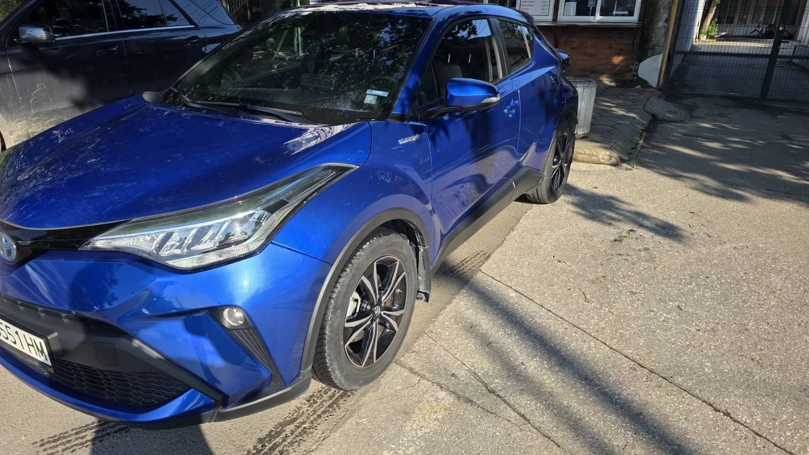 Toyota C-HR Comfort, 1, 8 hibrid, 27k км, като нова, , снимка 2 - Автомобили и джипове - 54839247