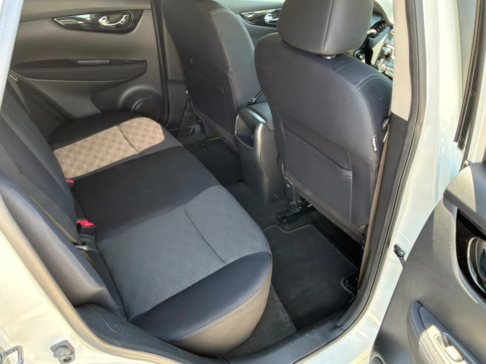 Nissan Qashqai 1.5D 110к.с 6ск. 132000км., снимка 14 - Автомобили и джипове - 55280134