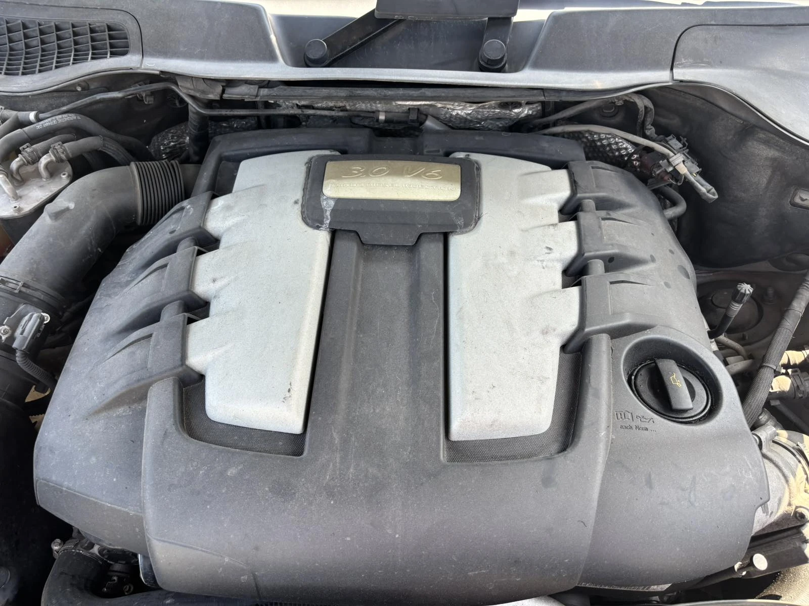Porsche Cayenne 3.0 D, снимка 9 - Автомобили и джипове - 55571803
