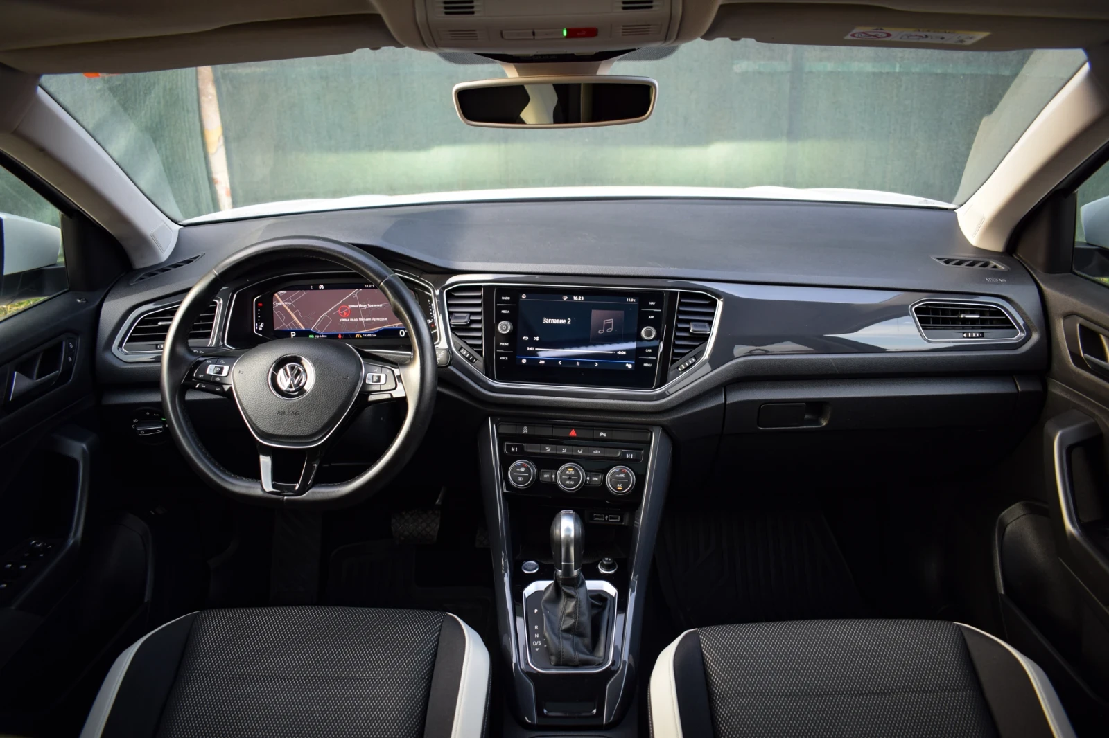 VW T-Roc 1.5 Digital/Keyless, снимка 11 - Автомобили и джипове - 55741216