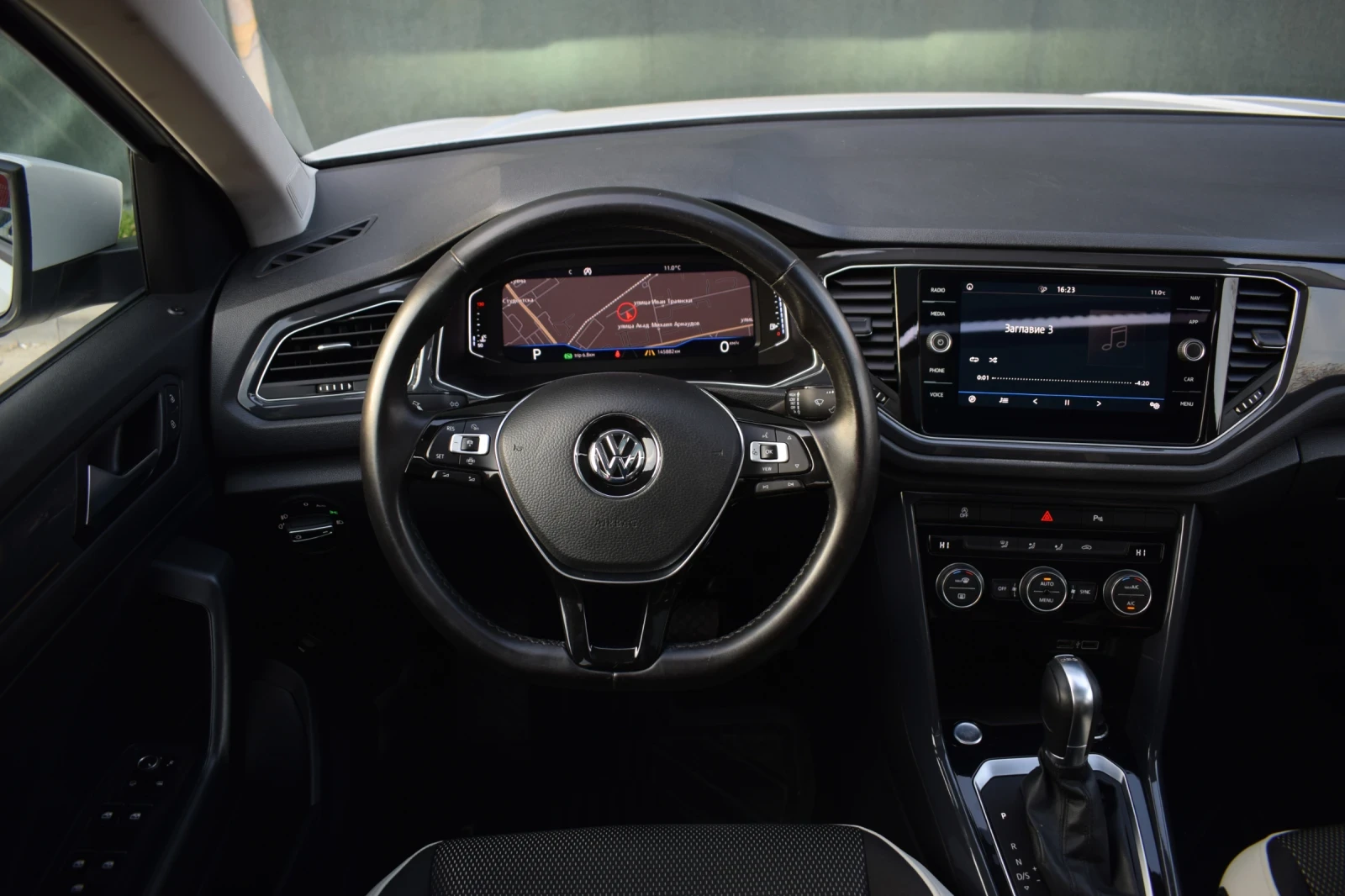 VW T-Roc 1.5 Digital/Keyless, снимка 10 - Автомобили и джипове - 55741216