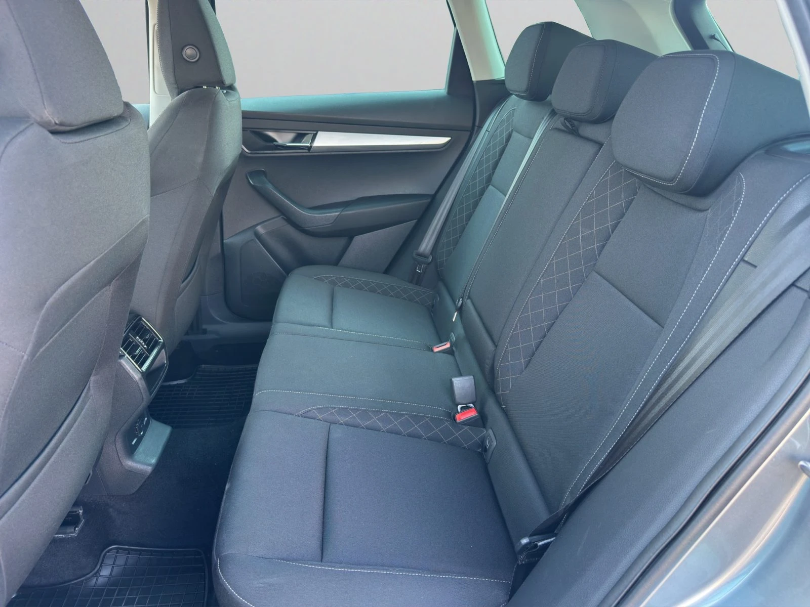 Skoda Karoq 1.5TSI 150hp DSG7 E6//2106R18 | Mobile.bg � ����������� 12