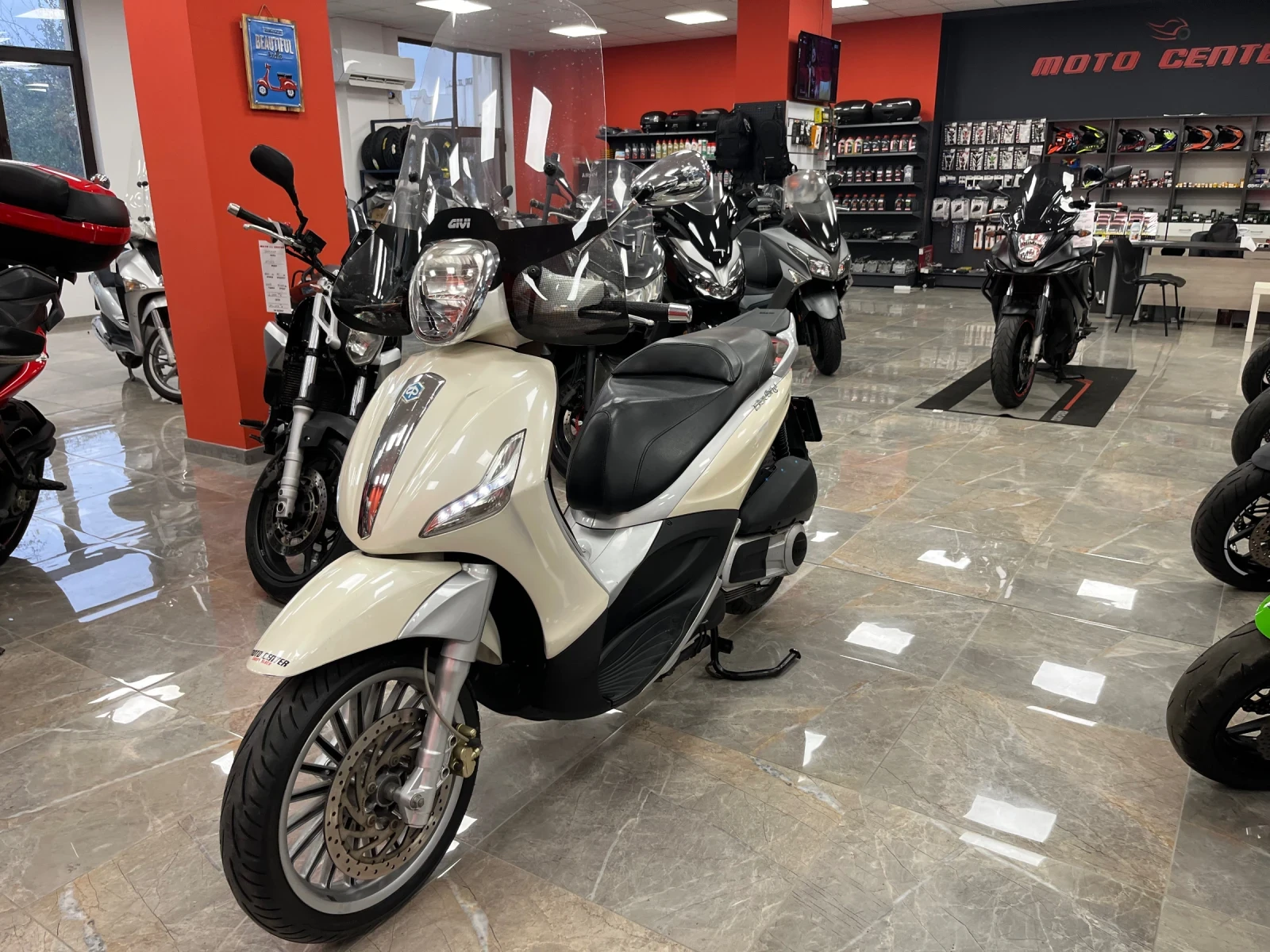 Piaggio Beverly 300ie, снимка 6 - Мотоциклети и мототехника - 56681242