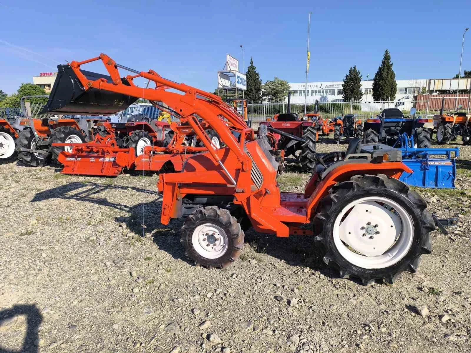 Трактор Kubota, снимка 8 - Селскостопанска техника - 54846186