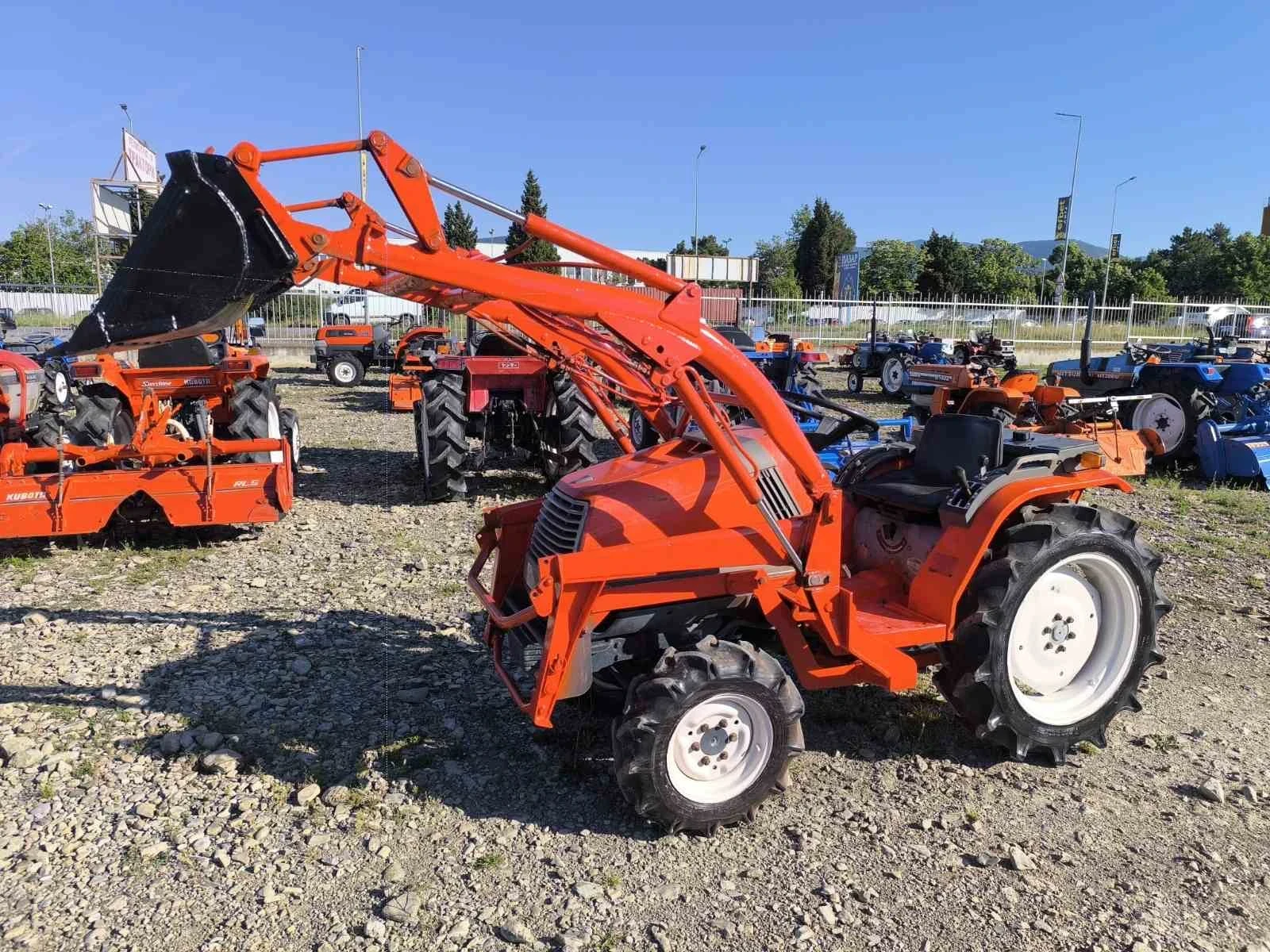 Трактор Kubota, снимка 9 - Селскостопанска техника - 54846186