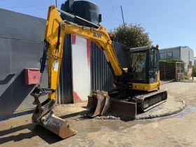   JCB