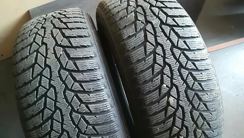 Гуми Зимни 215/60R16, снимка 2 - Гуми и джанти - 25566327