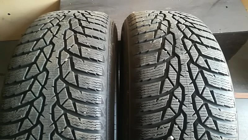 Гуми Зимни 215/60R16, снимка 3 - Гуми и джанти - 25566327