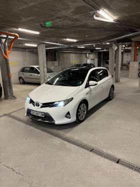 Toyota Auris 1.8 HYBRID, снимка 2