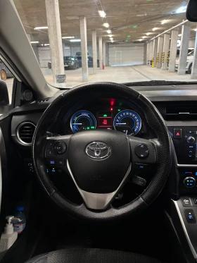 Toyota Auris 1.8 HYBRID, снимка 9