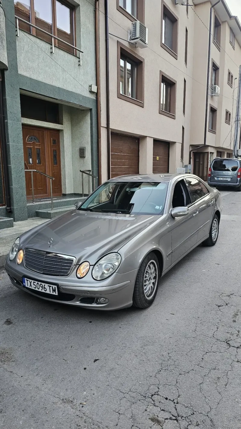 Mercedes-Benz E 220, снимка 3 - Автомобили и джипове - 48818267