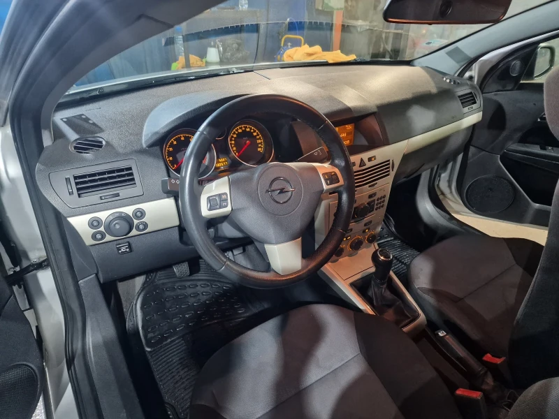 Opel Astra КУПЕ, снимка 8 - Автомобили и джипове - 48240408