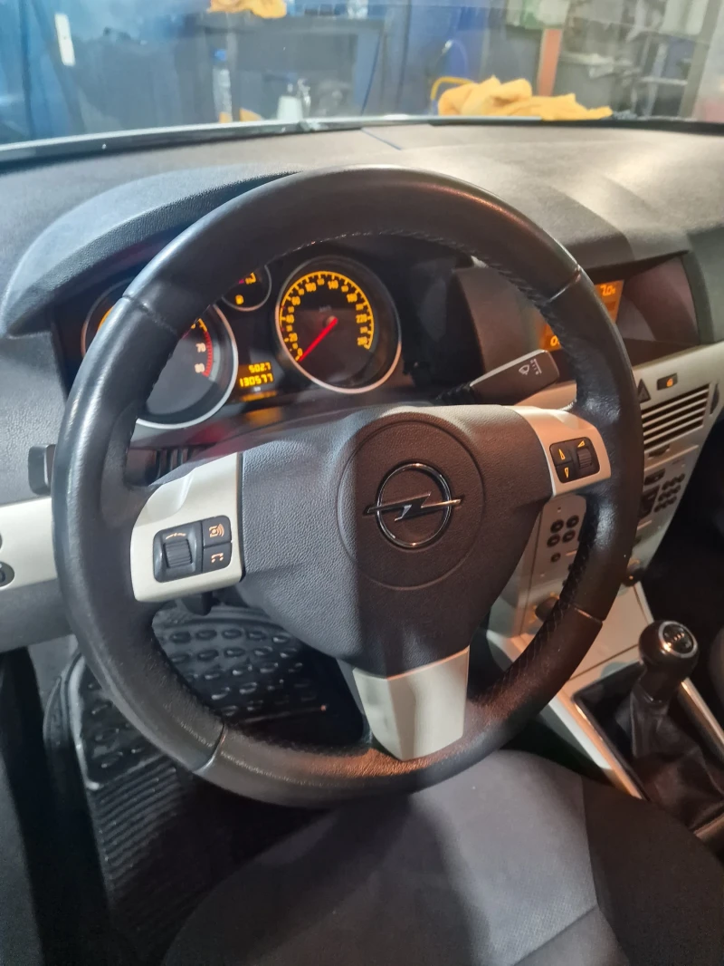 Opel Astra КУПЕ, снимка 9 - Автомобили и джипове - 48240408