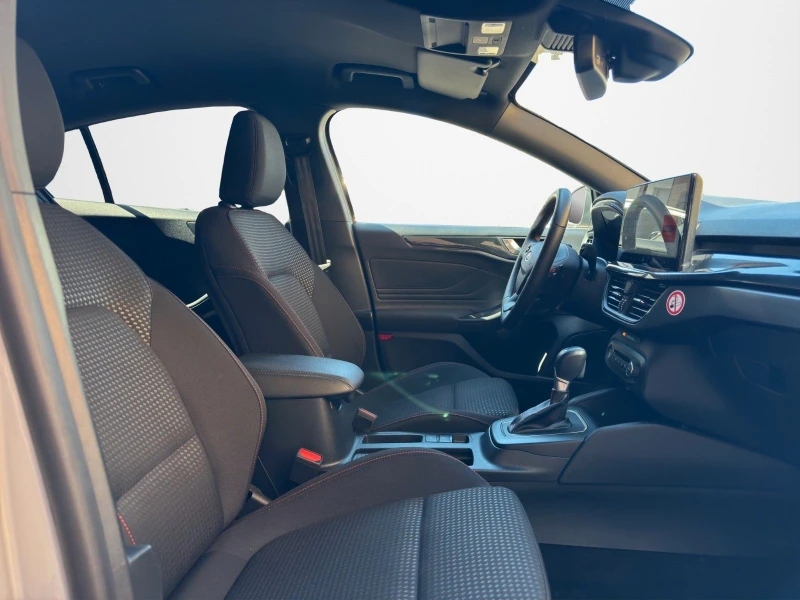 Ford Focus ST-LINE/155HP/NAVI/CAM/LED/KLESS/428v, снимка 13 - Автомобили и джипове - 50288825