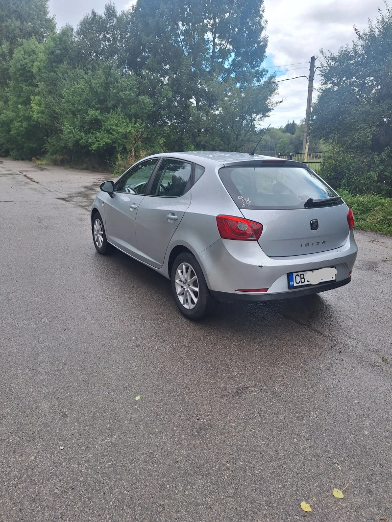 Seat Ibiza 1.2i, снимка 8 - Автомобили и джипове - 51569644