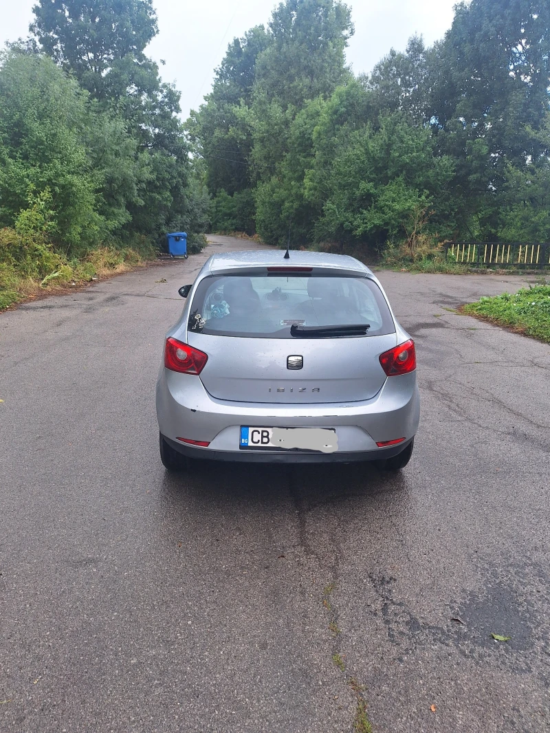 Seat Ibiza 1.2i, снимка 7 - Автомобили и джипове - 51569644