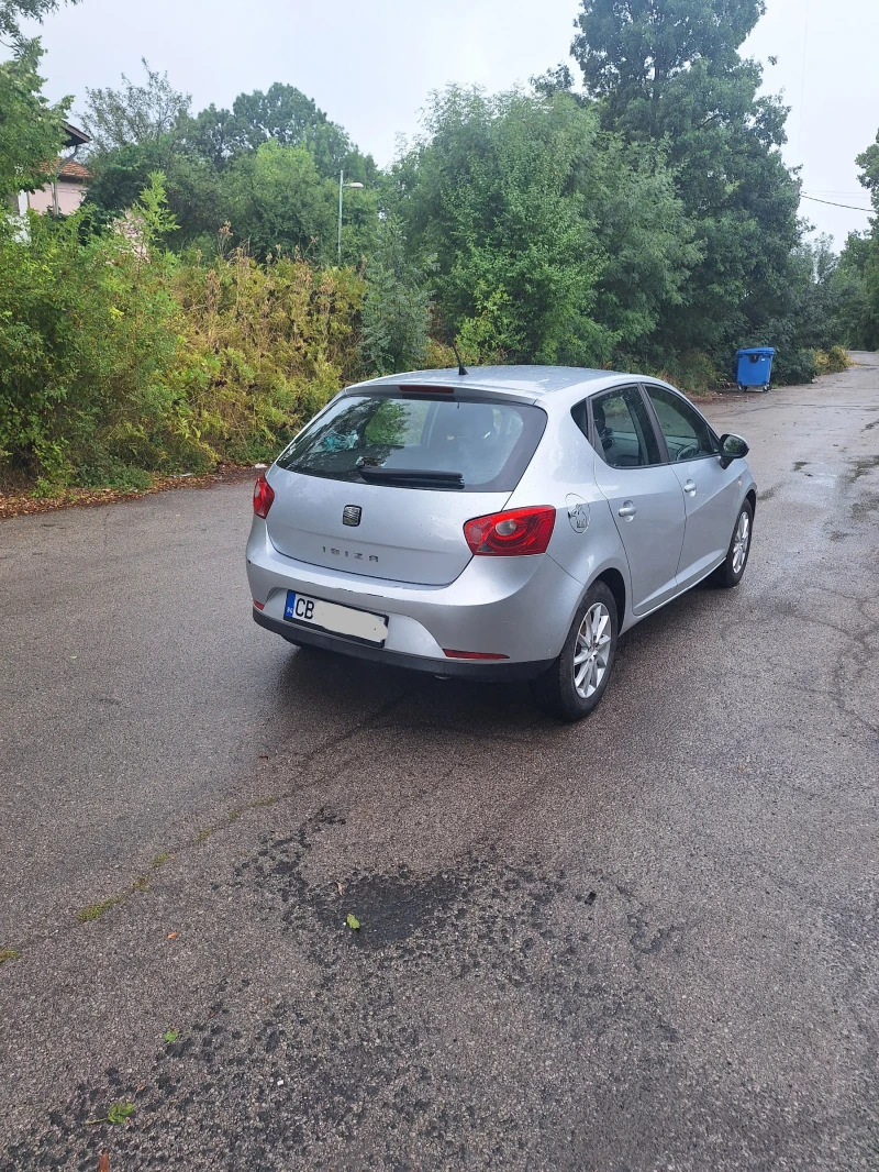 Seat Ibiza 1.2i, снимка 6 - Автомобили и джипове - 51569644