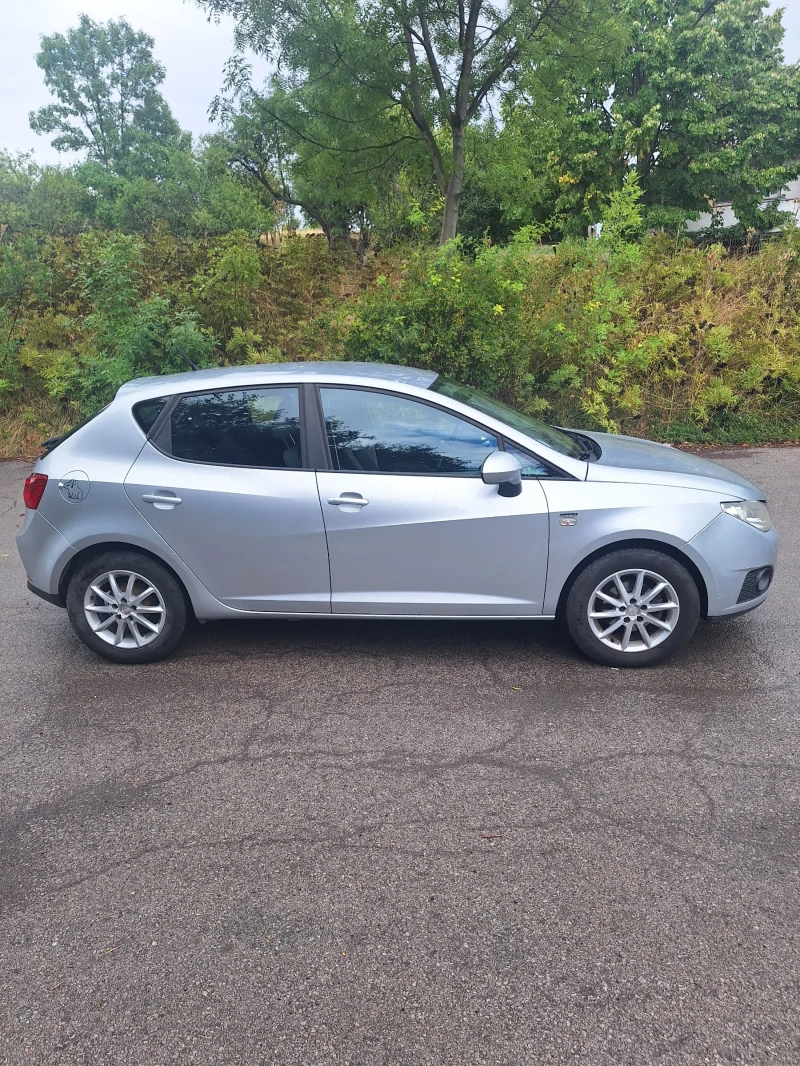 Seat Ibiza 1.2i, снимка 5 - Автомобили и джипове - 51569644