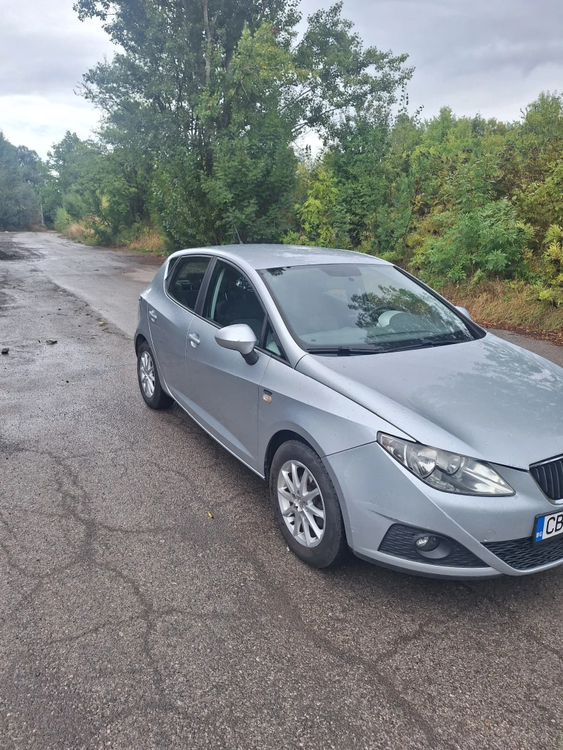 Seat Ibiza 1.2i, снимка 4 - Автомобили и джипове - 51569644