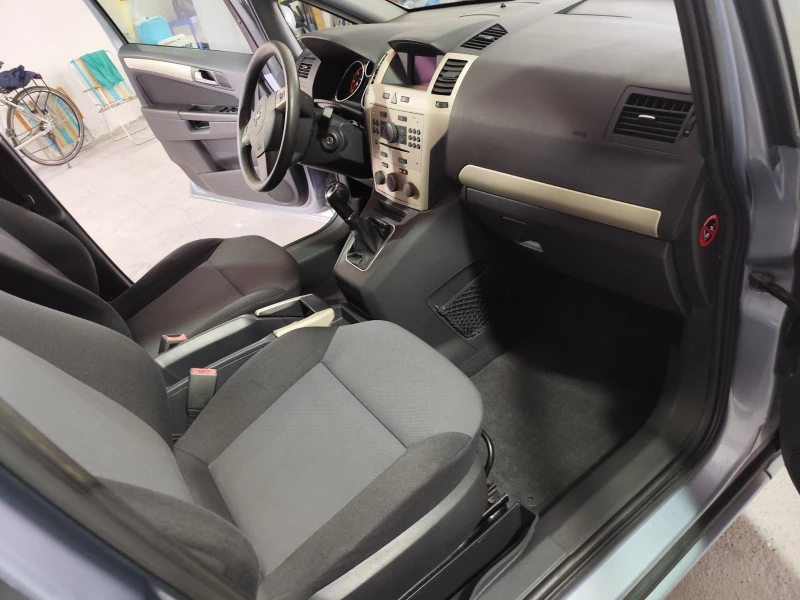 Opel Zafira CDTI, снимка 11 - Автомобили и джипове - 52170501