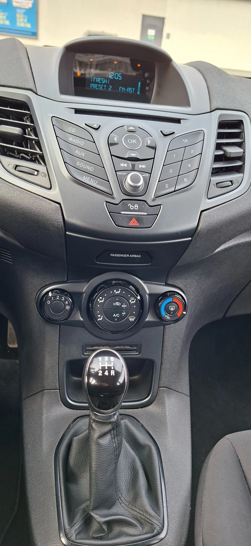 Ford Fiesta, снимка 11 - Автомобили и джипове - 53133866