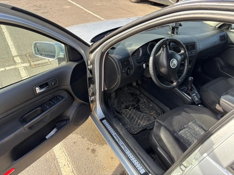VW Golf 2.0 АГУ, снимка 7 - Автомобили и джипове - 53403396