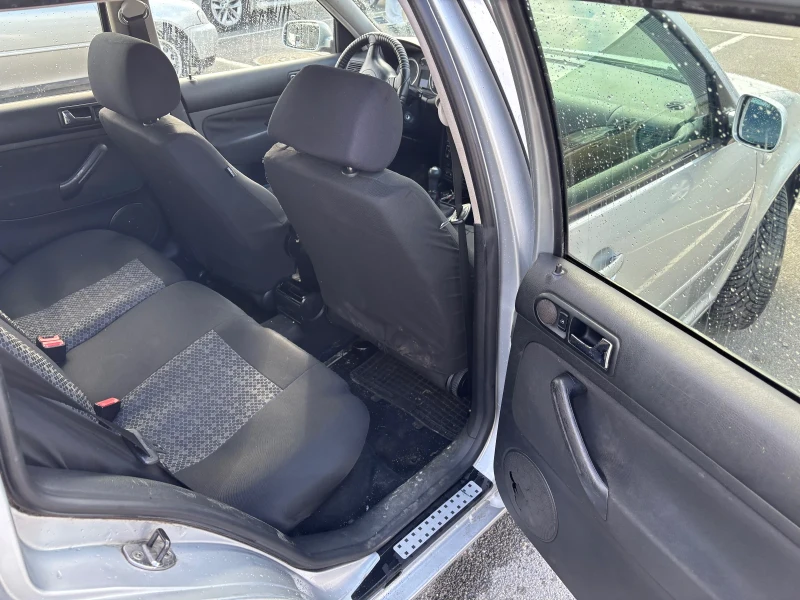 VW Golf 2.0 АГУ, снимка 10 - Автомобили и джипове - 53403396