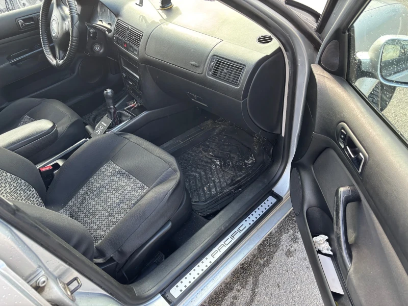 VW Golf 2.0 АГУ, снимка 9 - Автомобили и джипове - 53403396