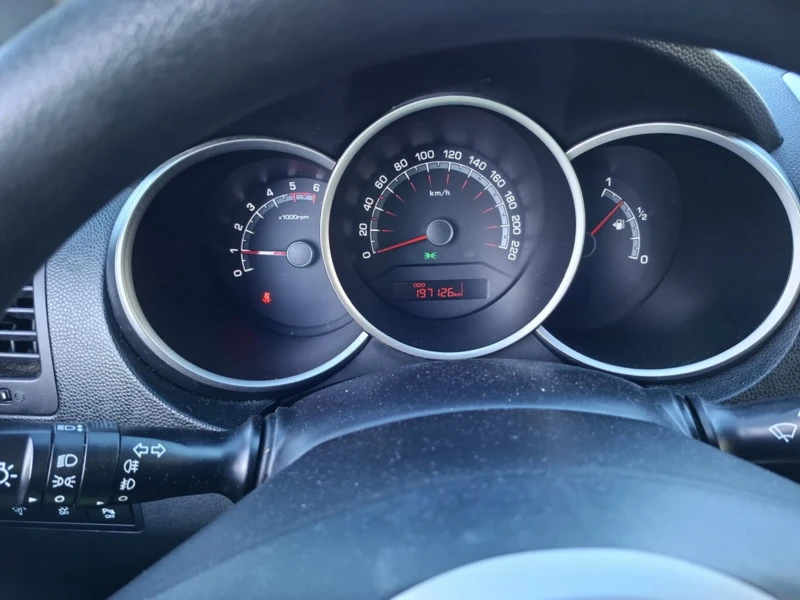 Kia Venga 1.4 CRDi | EU6 | TOP Equipped , снимка 6 - Автомобили и джипове - 53526500