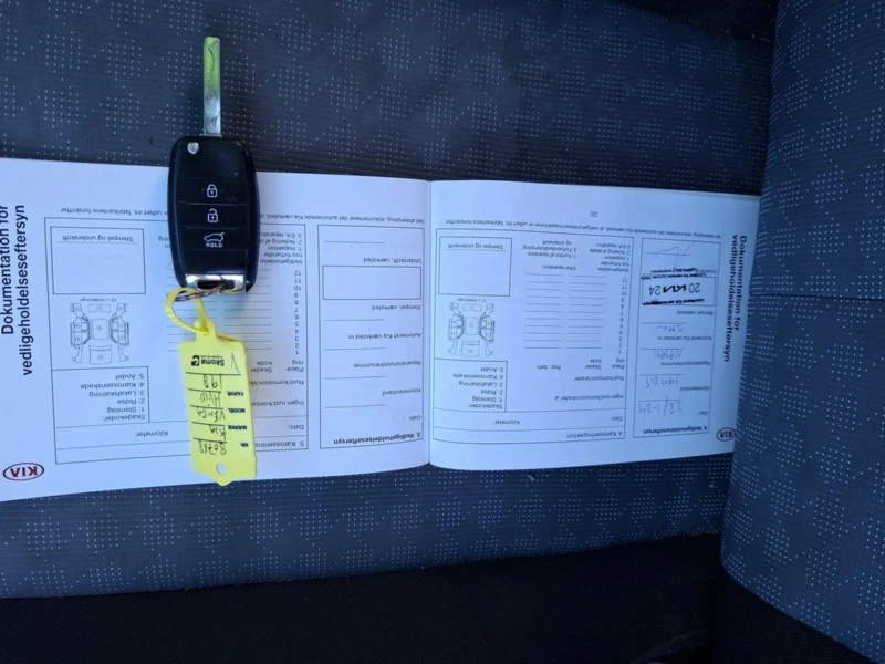 Kia Venga 1.4 CRDi | EU6 | TOP Equipped , снимка 12 - Автомобили и джипове - 53526500